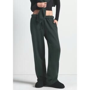 SKIMS Straight Leg Fleece Pant. Size XXS. Color Spruce
